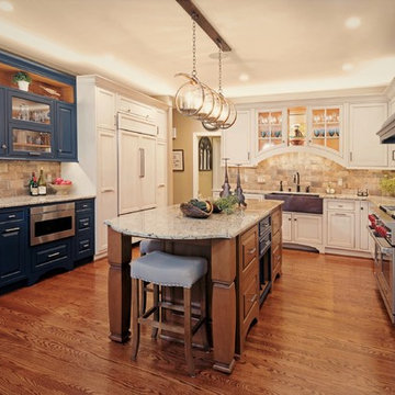 Spice and Blue Colonial Elegance