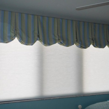 Balloon Valance with Pleated Shade