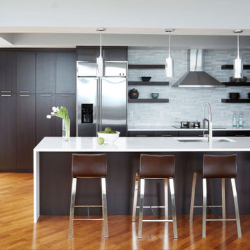 Modern Kitchen design featuring Wood Harbor Custom Cabinets