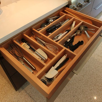 Soft-Close Dovetail Drawer with Custom Insert