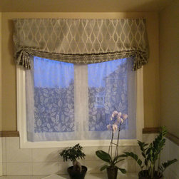 Bathroom Drapes Right Window - Curtains