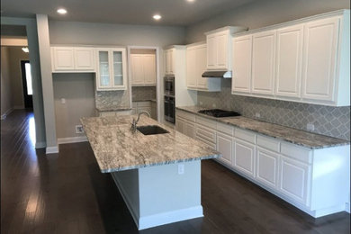 Minimalist kitchen photo in Austin