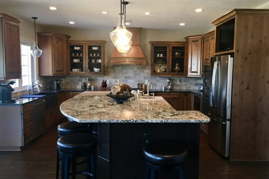 Kitchen - rustic kitchen idea in Cleveland