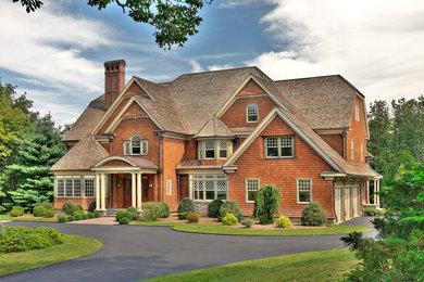 Expansive traditional home design in New York.