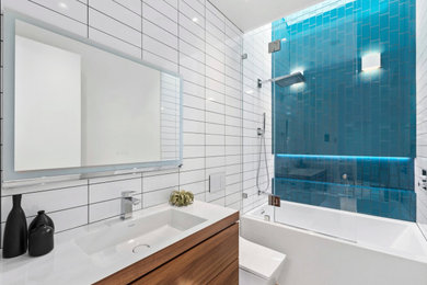 Bathroom - bathroom idea in San Francisco