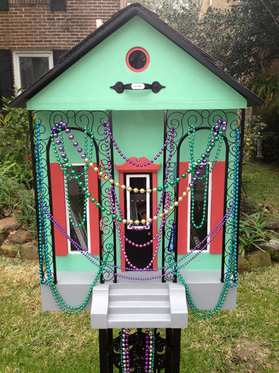 Book It: Bring a Mini Library to Your Front Yard