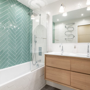 Badezimmer mit integriertem Waschbecken und Doppelwaschbecken Ideen