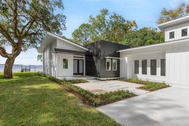 Contemporary exterior home idea in Jacksonville