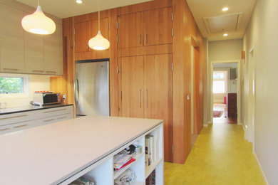 Kitchen - modern kitchen idea in San Francisco