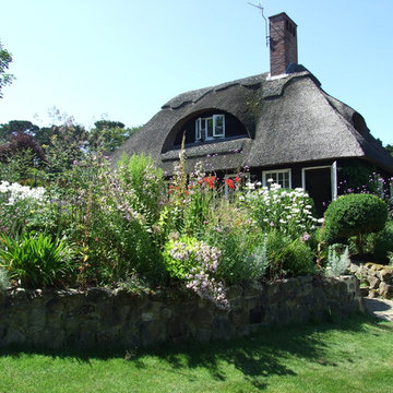 Sussex Thatched Cottage garden