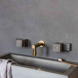 Brass bathroom features - Bath Products