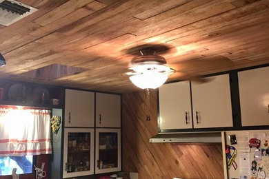 Fence-line kitchen
