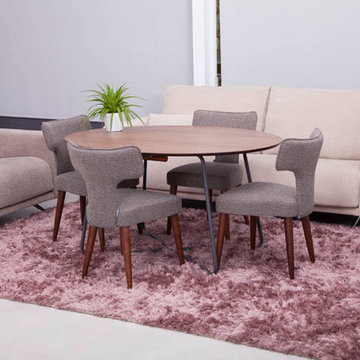Pop-Adaptable Modern Table by Famaliving California