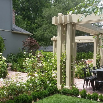 Backyard for entertainingl