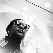 Ebee Lewiss foto