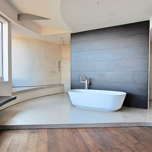 Bäder mit Travertinfliesen und Betonboden Ideen, Design & Bilder