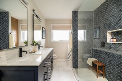 Bathroom - transitional bathroom idea in Montreal
