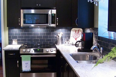 グランドラピッズにあるラグジュアリーなトラディショナルスタイルのおしゃれなキッチンの写真