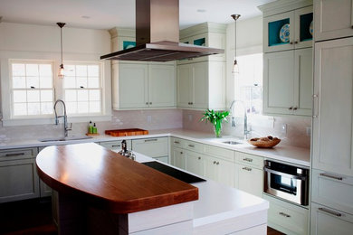 Example of a kitchen design in Boston