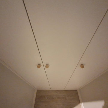 multifunktionaler Einbauschrank mit Beleuchtung
