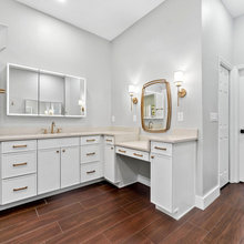 Alagon Master Bathroom