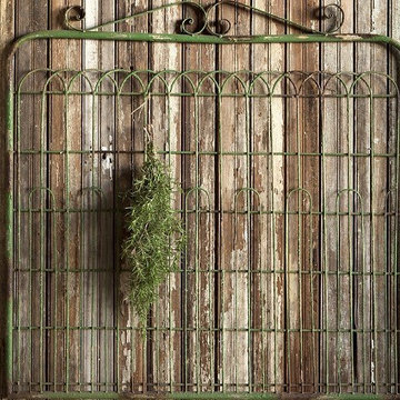 Rustic Garden Gate Decor
