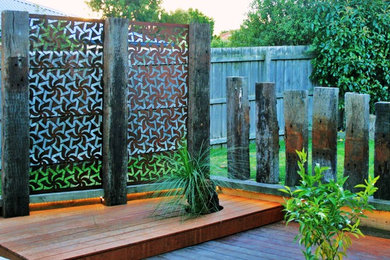 Home design - mid-sized rustic home design idea in Melbourne