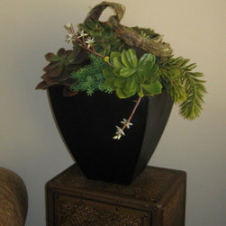 Modern Asian Ikebana - Home Decor