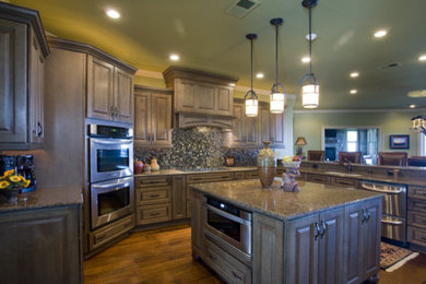 Example of a classic kitchen design in Other
