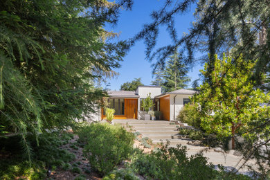 Example of a danish exterior home design in Los Angeles