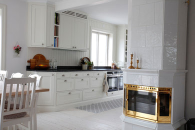 Inspiration for a traditional kitchen in Gothenburg.