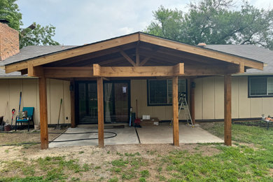 Minimalist porch idea in Austin