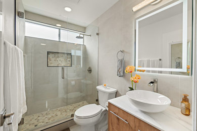 Bathroom - modern bathroom idea in San Diego