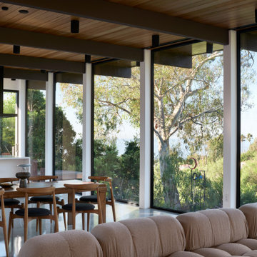 Malibu Glass Box House by Klopf Architecture