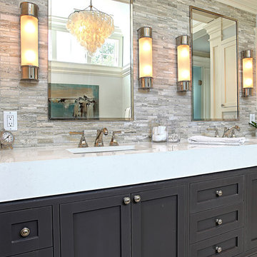 Moda Mosaic Alternating Pattern in Silver in Bathroom