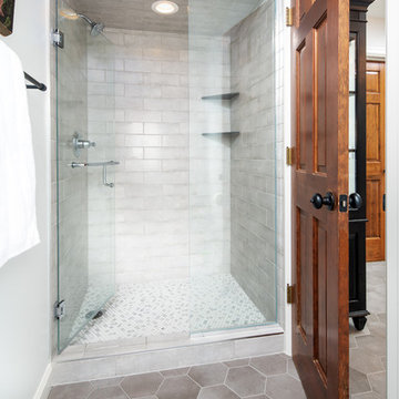 Farmhouse Chic Master Bath