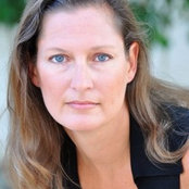 Michele Kinnon's photo