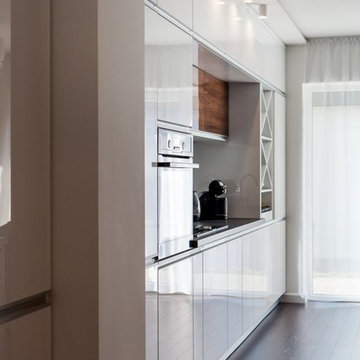 High Gloss Doors with Aluminum Integrated Handle