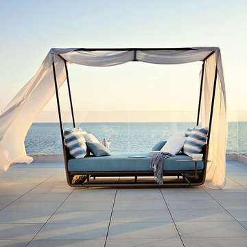 Portofino Outdoor Daybed with Canopy