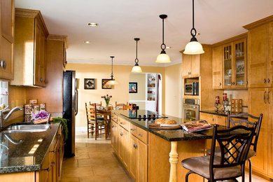 Kitchen photo in Columbus