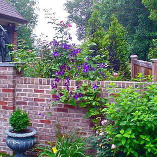 Stilmix Garten neben dem Haus in New York