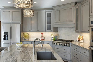 Transitional kitchen photo in Minneapolis