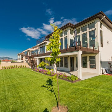 Visao Court Kamloops, BC - Modern Tuscan Interpretation