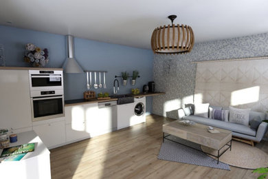 Idée de décoration pour un petit salon marin ouvert avec un mur bleu, parquet clair, aucune cheminée, un téléviseur fixé au mur, un sol marron et du papier peint.