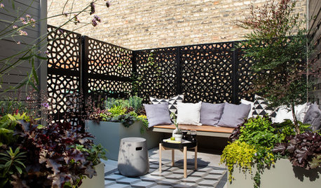UK Garden Tour: A Tiny, L-Shaped Courtyard Gets a Chic Makeover