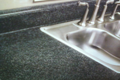 Example of a minimalist kitchen design in Dallas