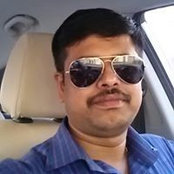Karthik Simons foto