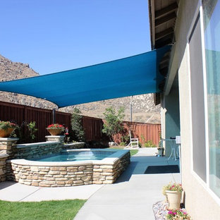 ロサンゼルスのトランジショナルスタイルのおしゃれなプールの写真