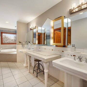 Red House - Master Bathroom