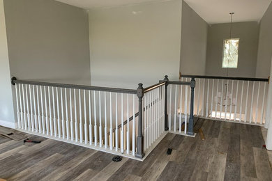 Staircase - modern staircase idea in Orlando